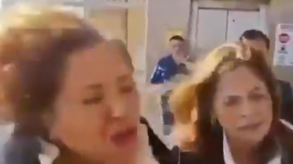 Atentat chiar în timpul unui interviu la Congresul din Honduras. O deputată a fost lovită de un dispozitiv exploziv în direct - VIDEO
