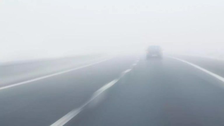 Ceaţă și vizibilitate redusă sub 200 de metri în mai multe județe. Ce anunță centrul Infotrafic