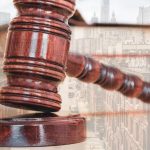Două persoane trimise în judecată pentru falsificarea certificatelor de handicap. Prejudiciul depășește 3 milioane de lei