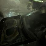 Incendiu puternic în Cluj. Trei autoturisme și un bloc, afectate de flăcări - FOTO