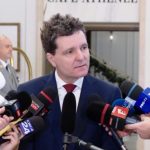Nicușor Dan, blocat la Paris din cauza vremii rele din țară