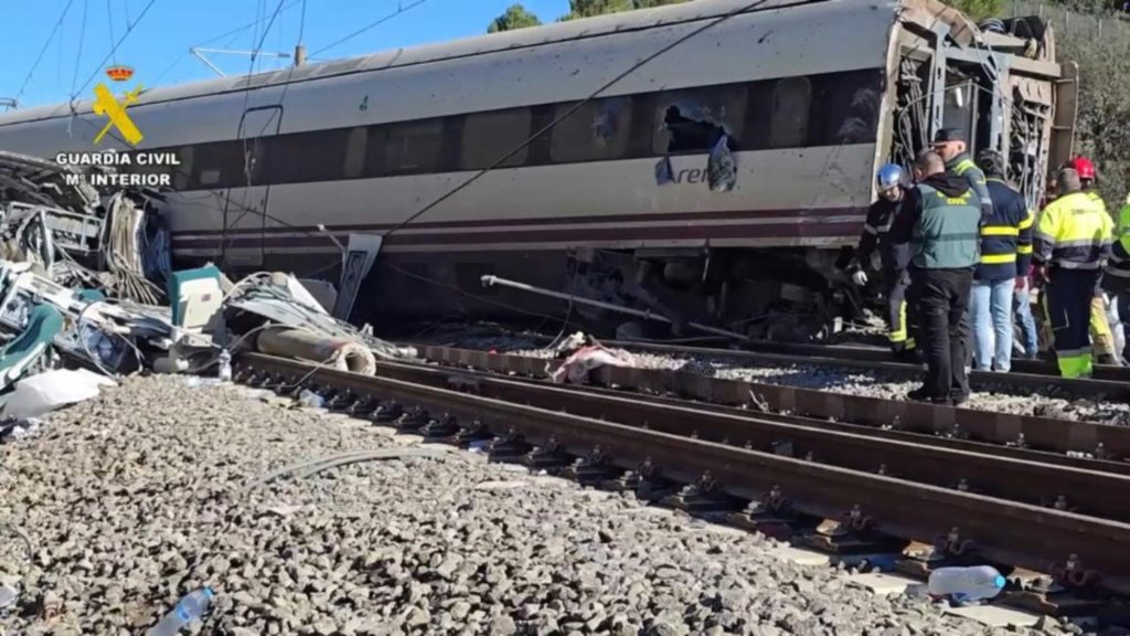 Tragedia feroviară din Spania: o eclisă desprinsă, principala ipoteză în anchetă. Bilanțul victimelor a ajuns la 40