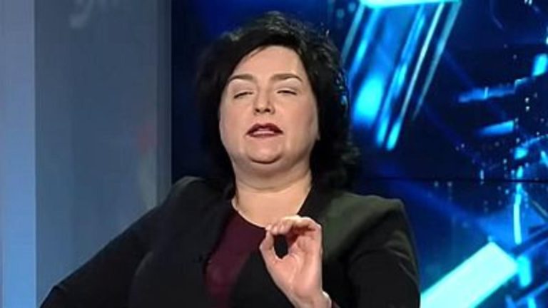 „Eroina” documentarului Recorder, Daniela Panioglu, dată în judecată pentru neplata întreținerii. Deși încasa lunar mii de euro, fostul magistrat figurează cu restanțe uriașe