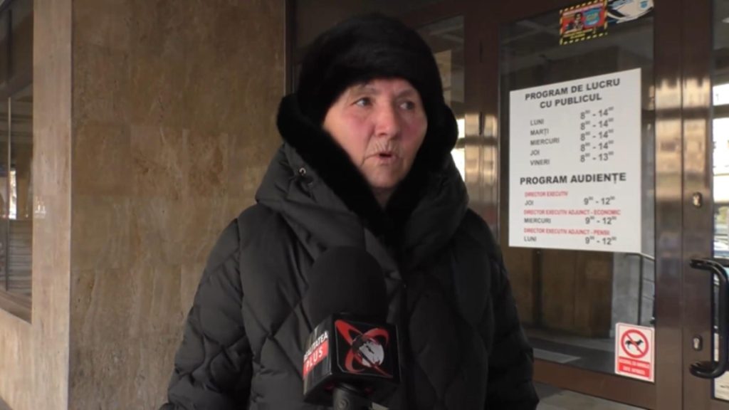 Pensia pe card creeaza teamă în rândul bătrânilor. „La noi în sat nu există bancomat”. Realitatea de la sate, ignorată de autorități. VIDEO