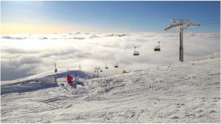 Probleme pe domeniul schiabil din Sinaia. Utilaje şi toalete nefuncţionale din cauza frigului. Temperaturile au scăzut la minus 25 de grade Celsius pe munte