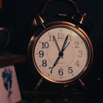 Impactul Trecerei la Ora de Vară în 2026: Ce Se Întâmplă cu Organismul Nostru și Cum Ne Adaptăm