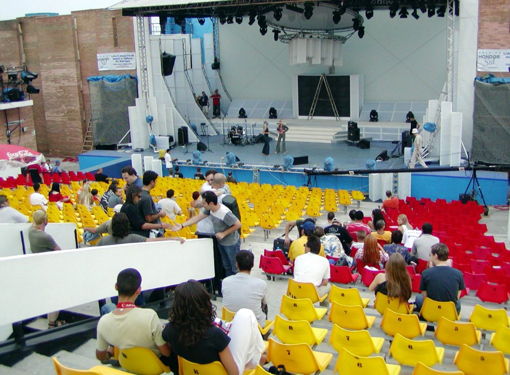 Festivalul de la Mamaia: O Istorie Emoționantă a Muzicii Ușoare Românești în Fața Provocărilor Moderne
