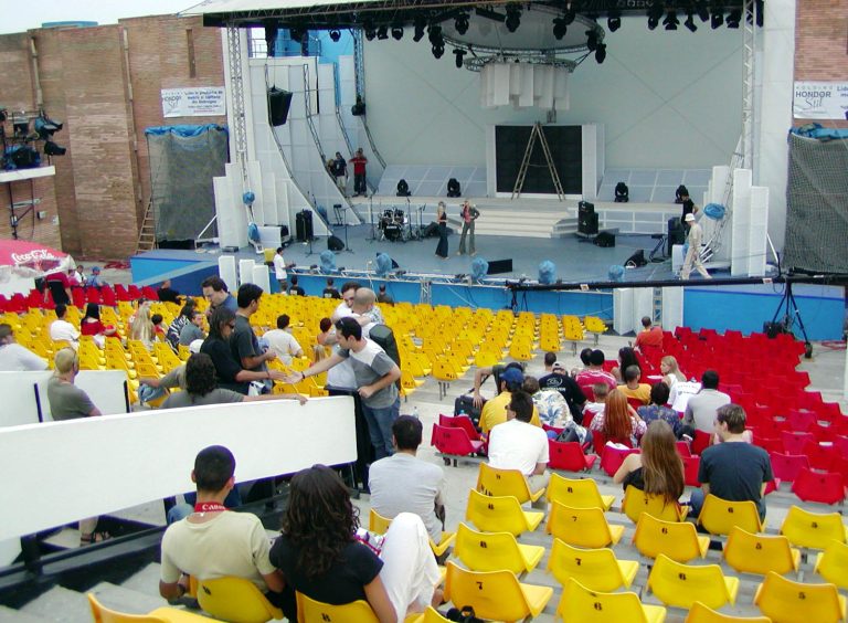 Festivalul de la Mamaia: O Istorie Emoționantă a Muzicii Ușoare Românești în Fața Provocărilor Moderne