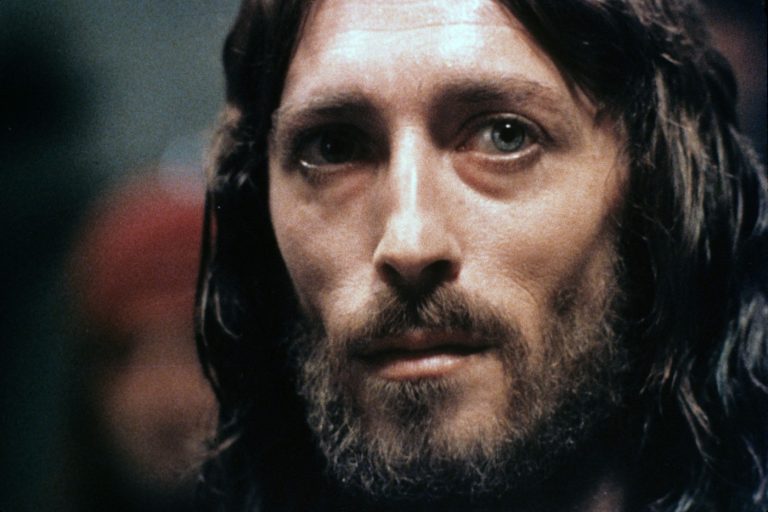 Robert Powell: O carieră definită de Iisus din Nazaret și evoluția sa artistică