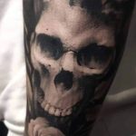 Expresia Identității prin Tatuaje și Piercinguri: Ghid Complet pentru Bucureșteni