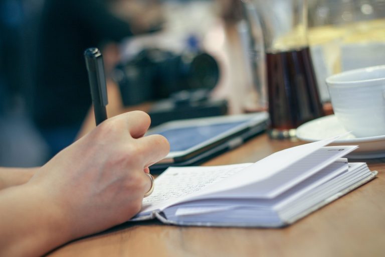 Omonimele în Limba Română: O Explorare Detaliată a Semnificațiilor și Impactului Lor
