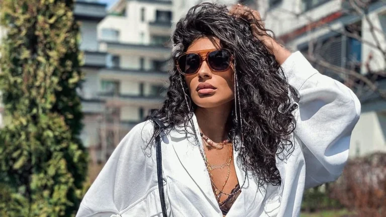 Marisa Paloma și Noua Sa Vila de Lux: O Privire Detaliată asupra Casei Smart și a Implicațiilor Sale