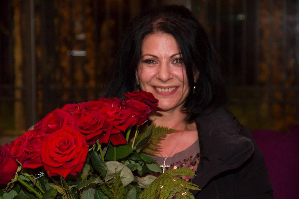 Elena Cârstea: Maternitatea, Alegerile Personale și Impactul Adopției asupra Vieții Sale