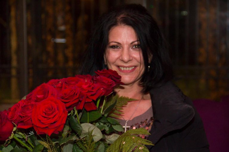 Elena Cârstea: Maternitatea, Alegerile Personale și Impactul Adopției asupra Vieții Sale