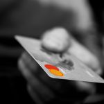 Înșelătorie cu Prinți: Cum o Româncă a Pierdut 12.000 de Euro în Mâinile unui Escroc Nigerian