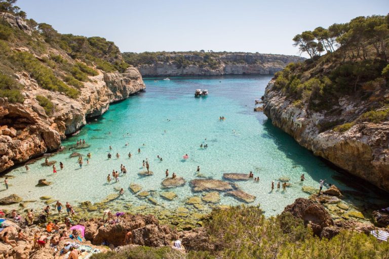 Mallorca: Destinația de Vis a Turismului Estival în Spania