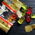 Controversa Concedierii unui Angajat pentru Consumarea Bomboanelor Deteriorate: O Analiză Detaliată a Cazului din Spania