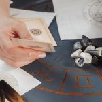 Renașterea Zodiacului: Cum Cele Patru Zodii Transformă Provocările în Oportunități După Vinerea Mare