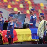 Omagierea unei Legende: Reflectând asupra Impactului lui Mircea Lucescu și Absența Controversată a lui Nicușor Dan