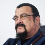 Povestea de dragoste dintre Steven Seagal și Erdenetuya Batsukh: O analiză a vieții personale a unui star de cinema