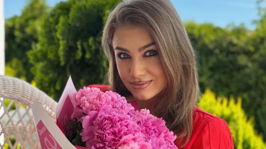 Reflecții asupra Divorțului și Regăsirii: Paștele Codruței Filip în Liniștea Părinților
