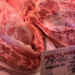 Creșterea Prețurilor la Carnea de Miel cu Două Zile înainte de Paște: O Provocare pentru Familiile Românești