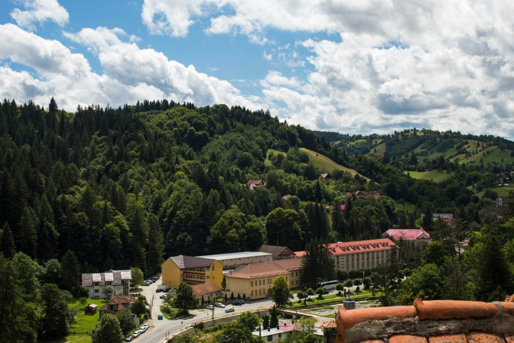 Criza Turismului din România: O Analiză Detaliată a Provocărilor din Sectorul Turistic în Perioada Sărbătorilor Pascale