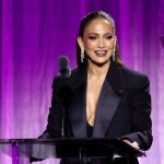 Jennifer Lopez Sparge Bariera: Debutul Surpriză la Festivalul Coachella și Impactul său asupra Carierelor Muzicale