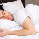 Alimentația și Somnul: Cum Ce Mâncăm Ne Poate Ajuta Să Dormim Mai Bine
