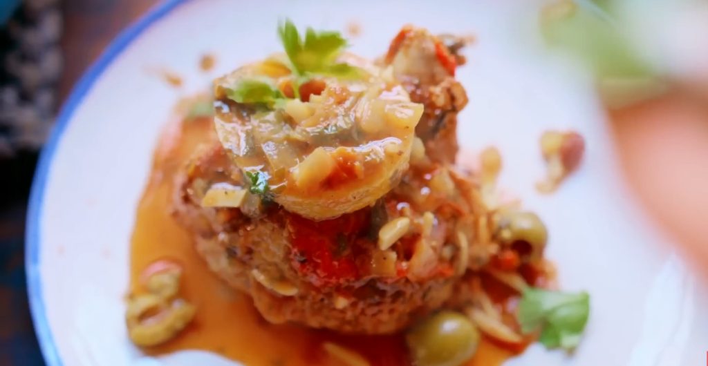 Descoperă Secretul Puiului Marocan cu Lămâie: O Călătorie Culinară Plină de Arome și Tradiții