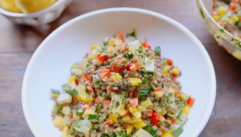 Salata Mediteraneană de Linte: O Explorație a Aromelor și Beneficiilor Nutriționale