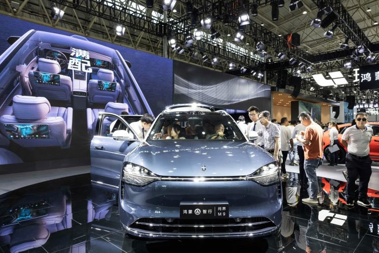 Inovație revoluționară în industria auto: Toaleta integrată sub scaun, brevetată în China