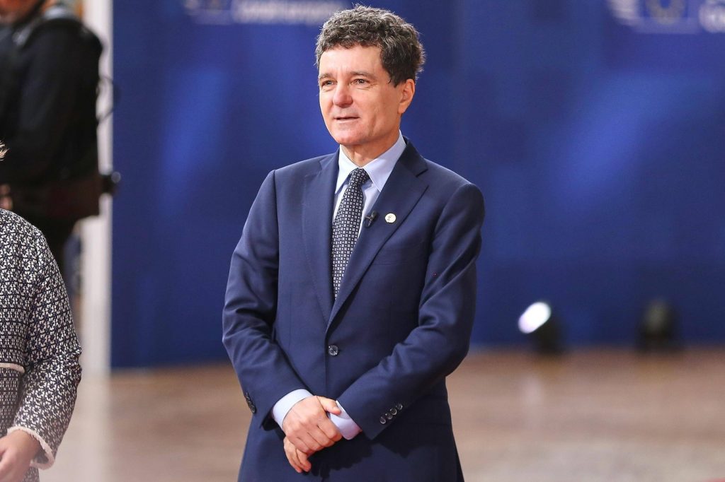 Decizia surprinzătoare a lui Nicușor Dan: De ce a ales să nu aibă televizor în casă și implicațiile acestei alegeri