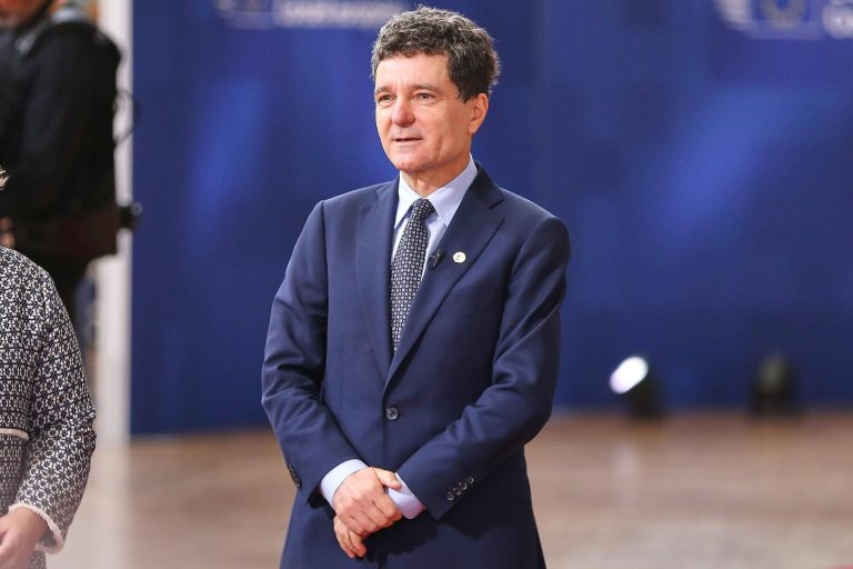 Decizia surprinzătoare a lui Nicușor Dan: De ce a ales să nu aibă televizor în casă și implicațiile acestei alegeri