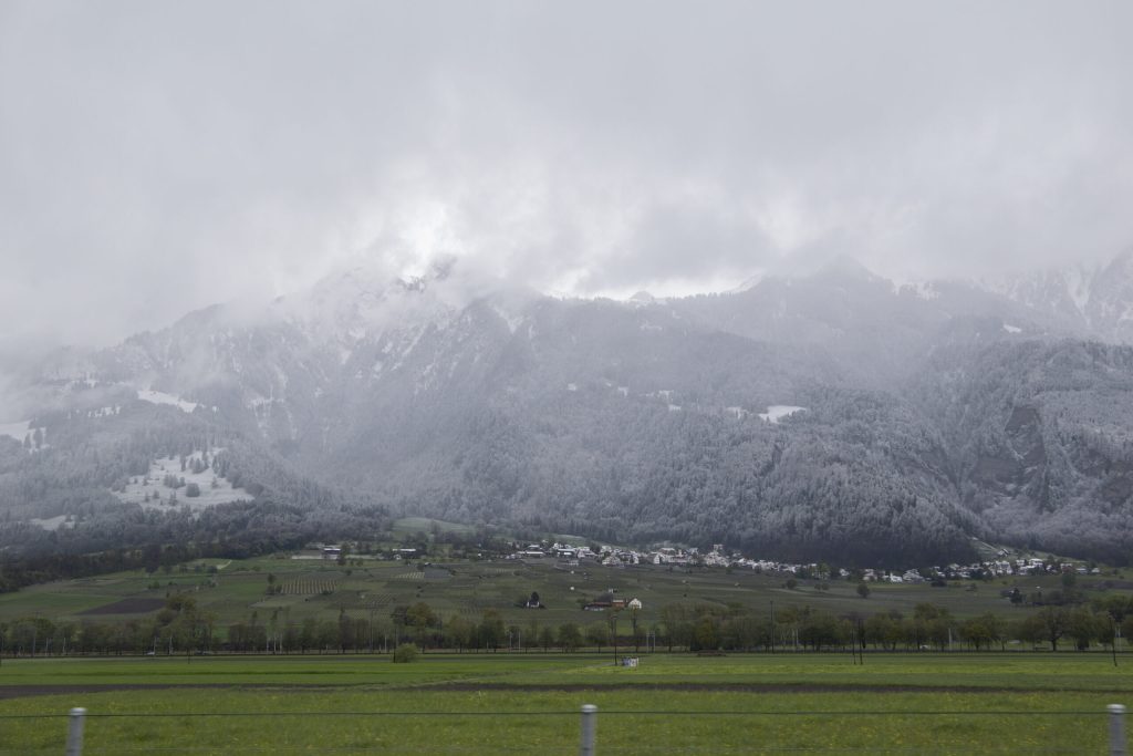 Schimbări Meteorologice în România: Ce Ne Aduce Vremea Pe 18 Aprilie 2026?