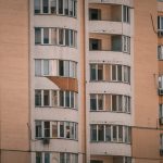 Interzicerea centralelor de apartament în România: un pas necesar spre un mediu mai curat