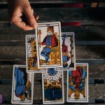 Regele de Bâte: O Analiză Detaliată a Energiei de Lider și Impactul său asupra Nativilor Berbec și Celorlalte Zodii
