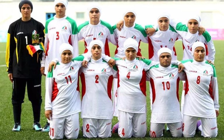 Iranul și Fotbalul Feminin: O Poveste de Reziliență și Luptă pentru Drepturi