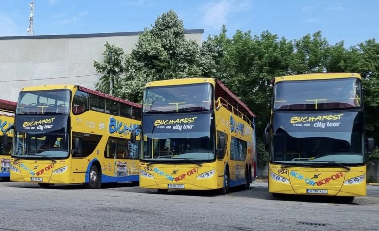 Autobuzele turistice revin în București: O nouă eră pentru turismul urban