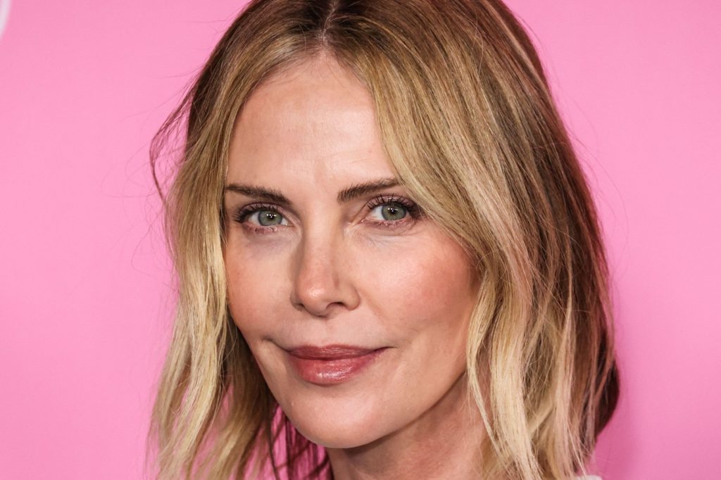 Charlize Theron: O Poveste de Supraviețuire și Împăcare cu Trecutul