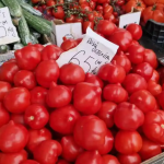 Roșiile românești în 2026: Prețuri record și impactul vremii asupra agricultorilor