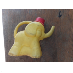 Nostalgia în Plastic: Elefantul Stropitoare – O Piesă de Colecție din Comunism