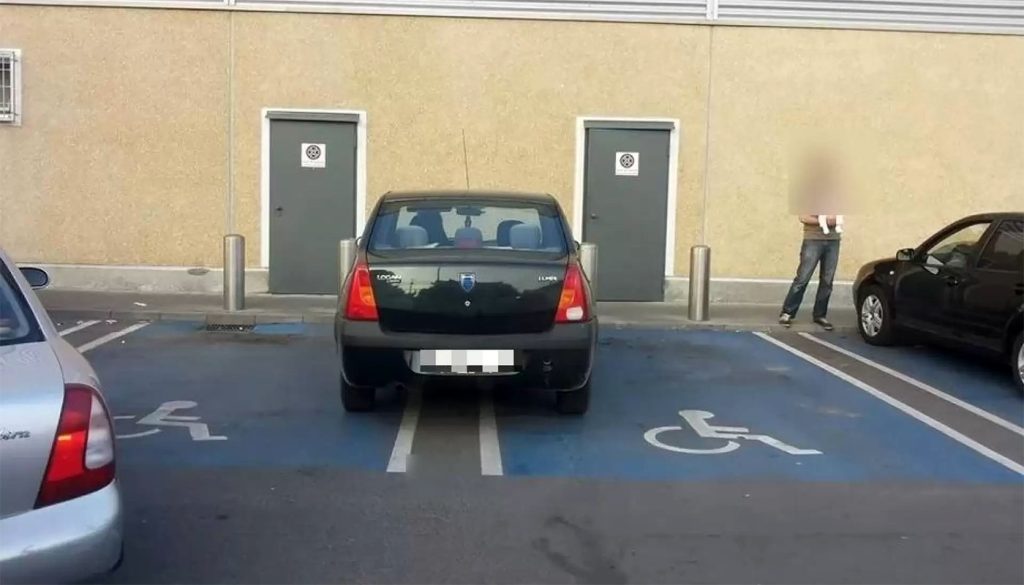 Amendă drastică pentru parcarea nelegală pe locurile destinate persoanelor cu handicap în București: Implicații și Perspective