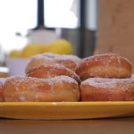 Gogoșile de Post de la Mănăstirea Turnu: Tradiție, Răbdare și Gustul Copilăriei