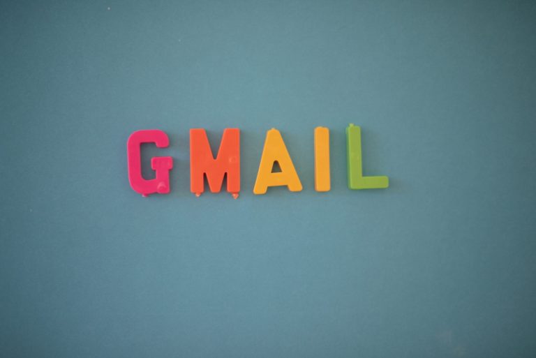 Transformarea Identității Digitale: Google Permite Schimbarea Adresei de Gmail după Două Decenii