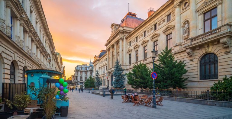 București: Capitala României, o Destinație Turistică de Top în Oglinda Presei Britanice