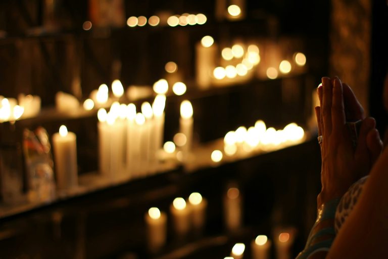 Rugăciunea din Joia Mare: Semnificație, Tradiții și Impact Spiritual în Săptămâna Patimilor