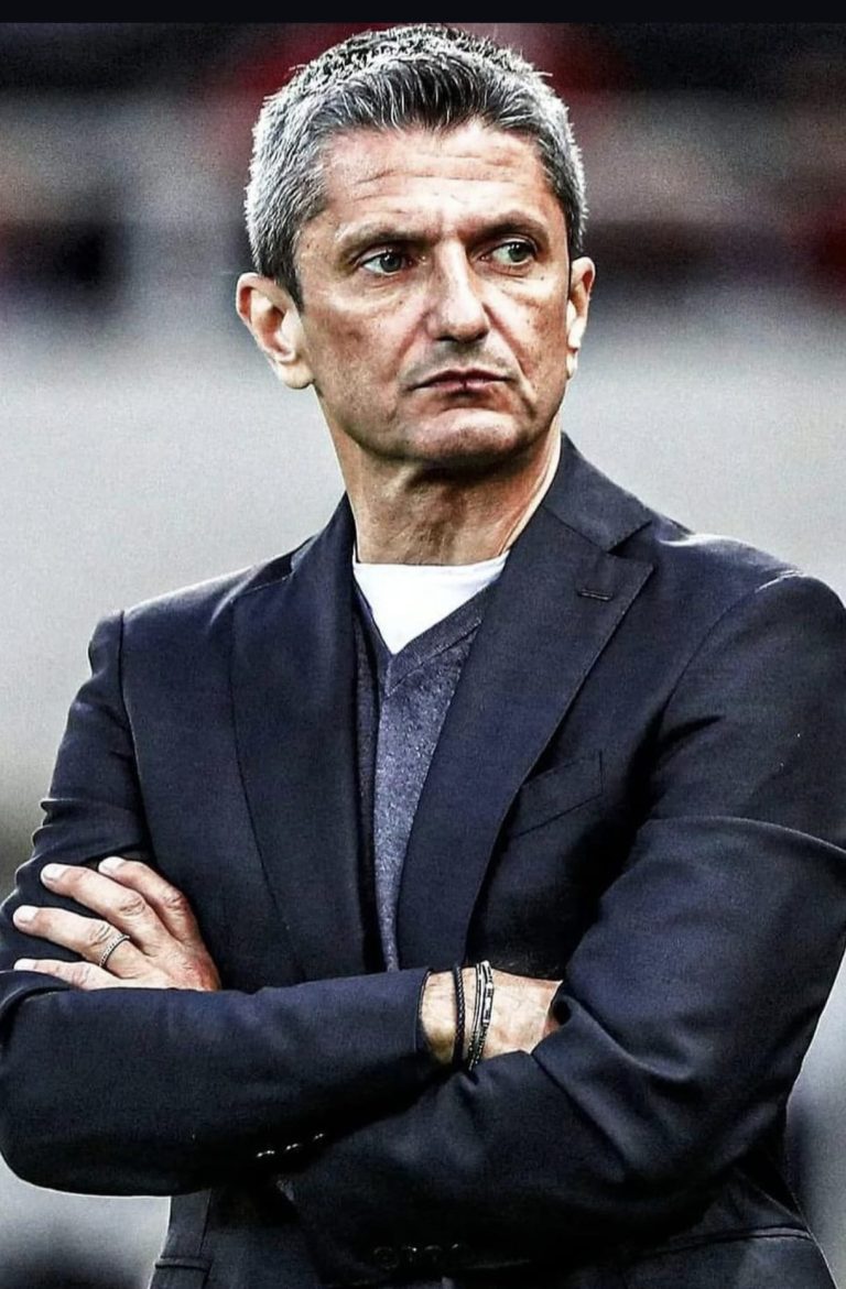 Moartea unui Legendă: Impactul lui Mircea Lucescu asupra Fotbalului Românesc și Reacția Fiului său, Răzvan Lucescu