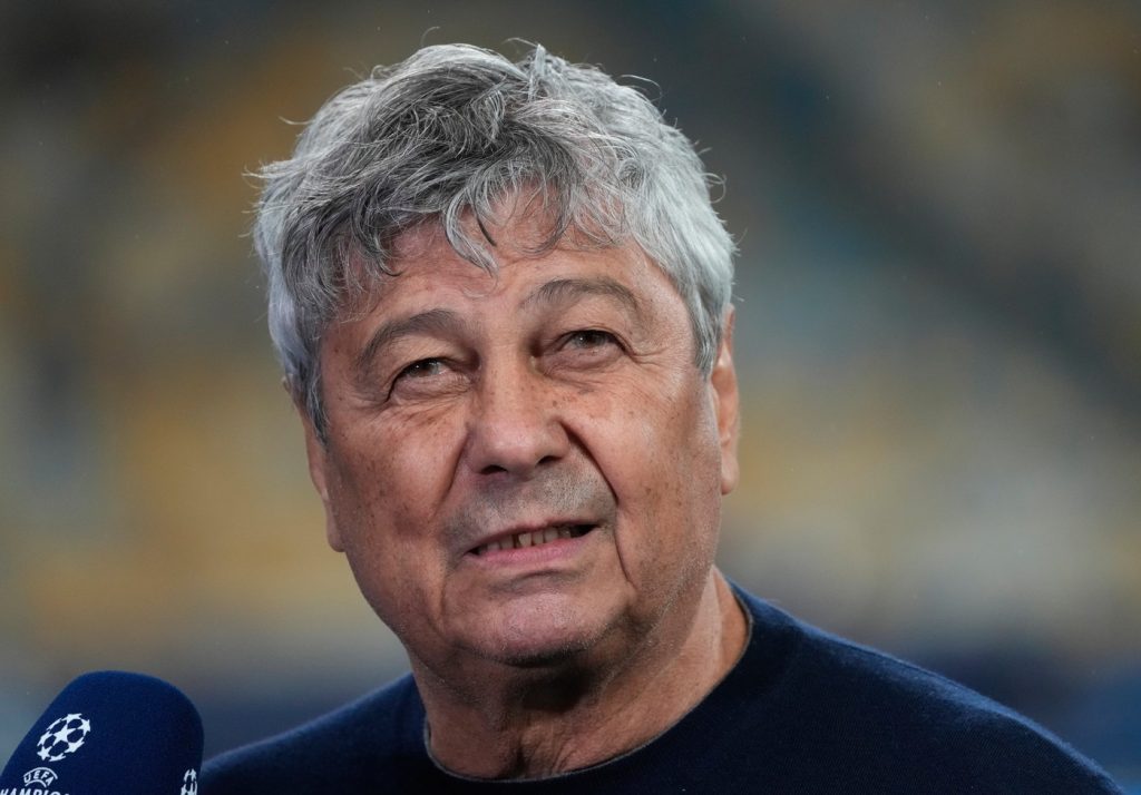 Mircea Lucescu: O Legendă a Fotbalului Omagiată pe Teren și în Inimi