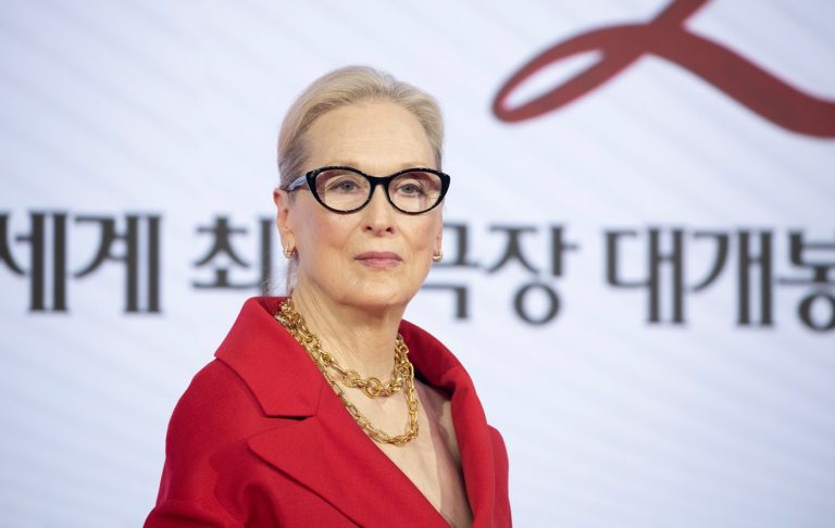 Meryl Streep și Critica Vestimentară: O Analiză a Imaginilor și Mesajelor Transmise de Melania Trump